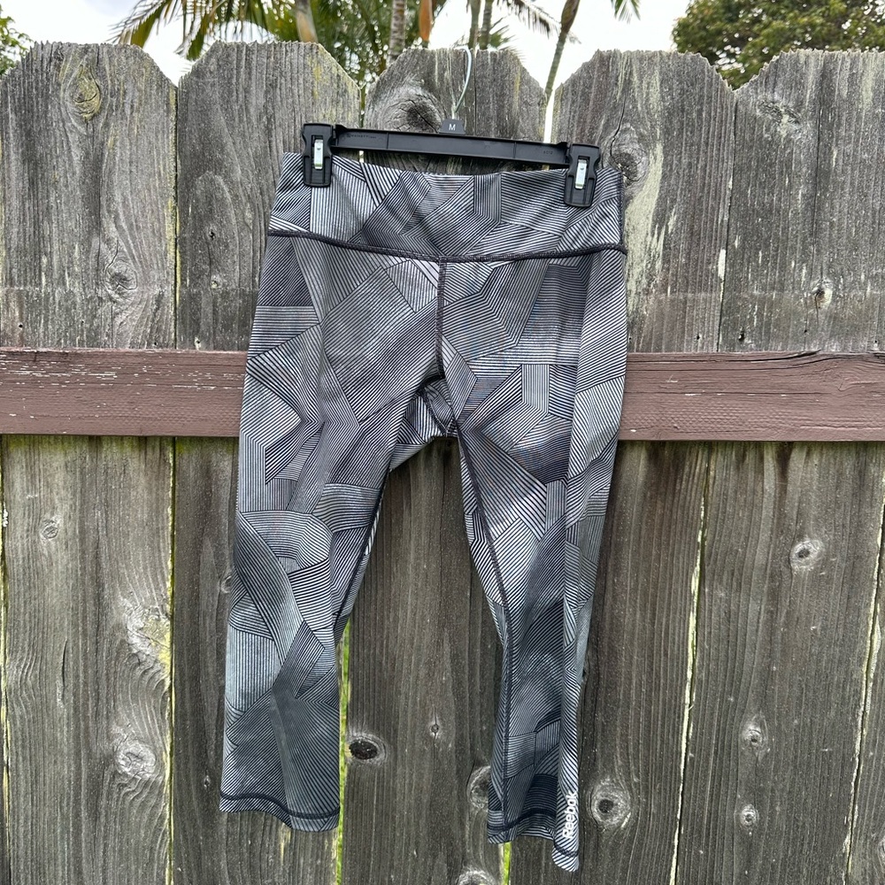 Reebok Lux Bold High-Rise Vector Block Leggings Womens Size Medium